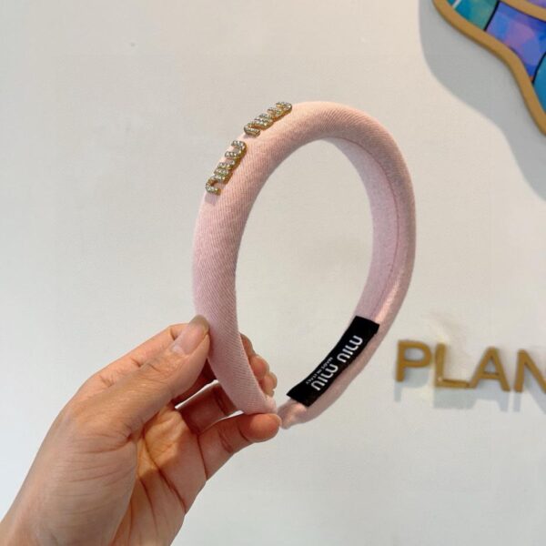 replica,repliche,fake,1:1,earrings,bracelet,ring,jewelry L’ultimo cerchietto personalizzato di Miu Miu