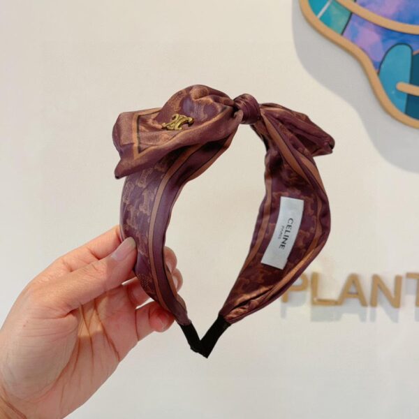 Viene fornito con la confezione nuova fascia larga CELINE