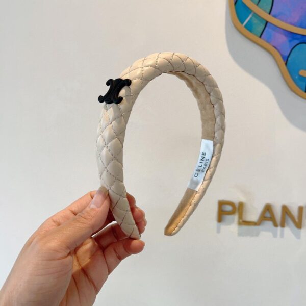 replica,repliche,fake,1:1,earrings,bracelet,ring,jewelry Viene fornito con confezione CELINE nuova fascia in pelle con rombi