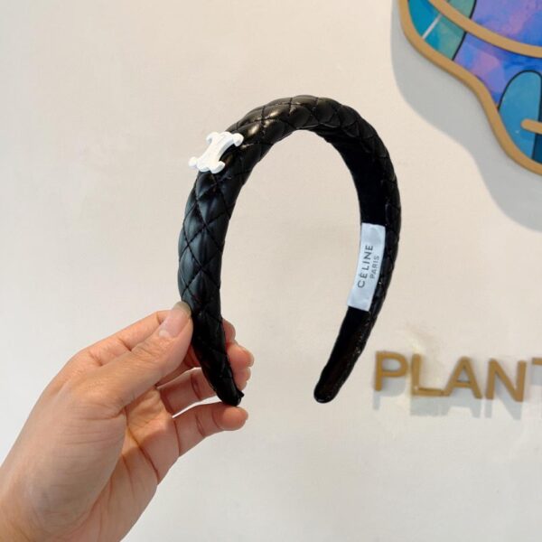 replica,repliche,fake,1:1,earrings,bracelet,ring,jewelry Viene fornito con confezione CELINE nuova fascia in pelle con rombi
