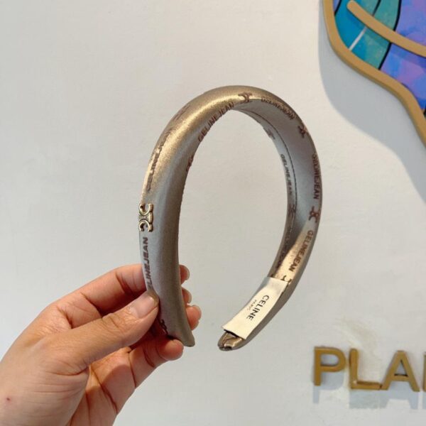 replica,repliche,fake,1:1,earrings,bracelet,ring,jewelry Viene fornito con la confezione CELINE Nuovo prodotto in stile coreano, piccola fascia per capelli con lettere fresche