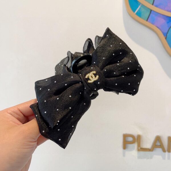 replica,repliche,fake,1:1,earrings,bracelet,ring,jewelry Viene fornito con la confezione CHANEL nuova pinza per arco per copricapo