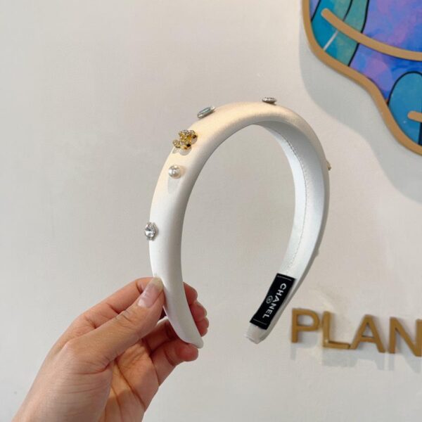 replica,repliche,fake,1:1,earrings,bracelet,ring,jewelry Viene fornito con la confezione della nuova fascia CHANEL