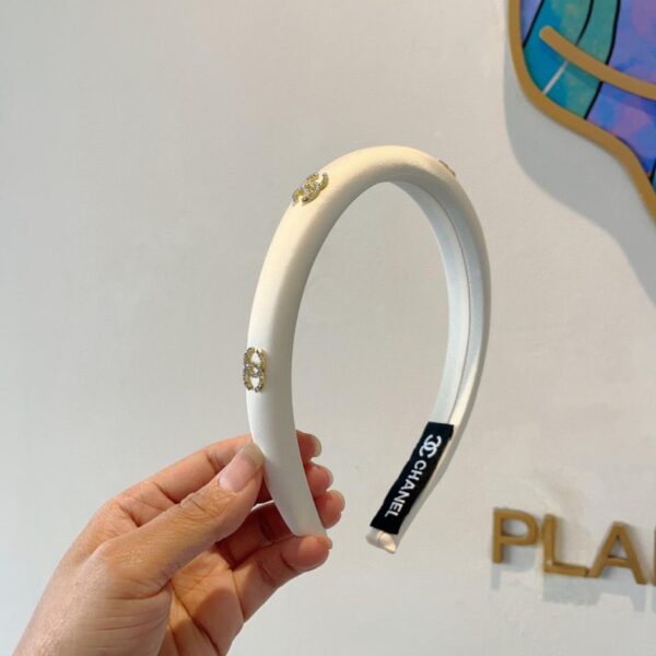 replica,repliche,fake,1:1,earrings,bracelet,ring,jewelry Viene fornito con la confezione della nuova squisita fascia per lettere CHANEL