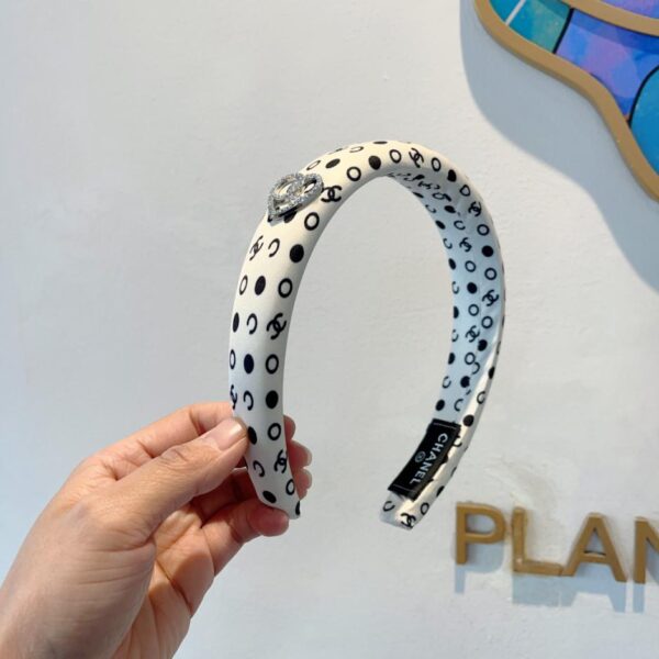 replica,repliche,fake,1:1,earrings,bracelet,ring,jewelry Viene fornito con la confezione CHANEL nuova fascia in raso retrò