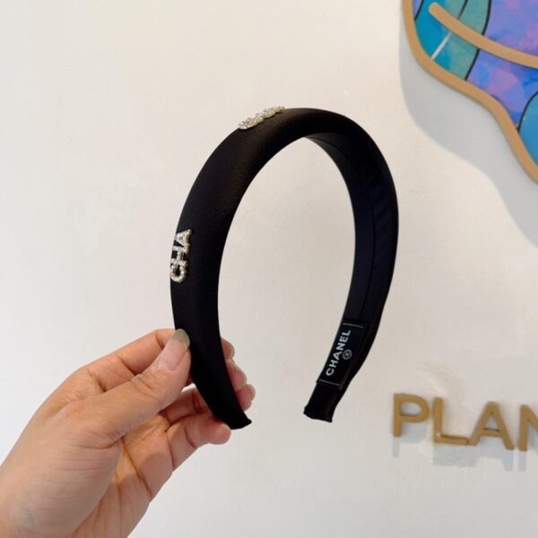replica,repliche,fake,1:1,earrings,bracelet,ring,jewelry Viene fornito con la confezione CHANEL nuova fascia in raso retrò