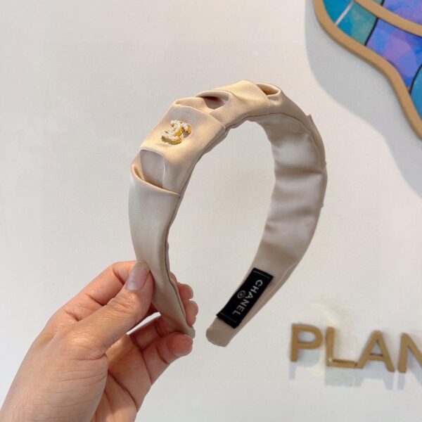 replica,repliche,fake,1:1,earrings,bracelet,ring,jewelry Viene fornito con la confezione della fascia per capelli dell’ultimo stile CHANEL