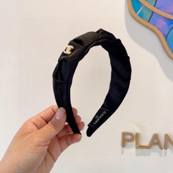 replica,repliche,fake,1:1,earrings,bracelet,ring,jewelry Viene fornito con la confezione della fascia per capelli dell’ultimo stile CHANEL