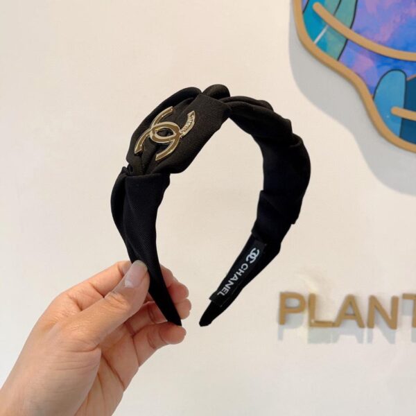 replica,repliche,fake,1:1,earrings,bracelet,ring,jewelry Viene fornito con la confezione della fascia per capelli dell’ultimo stile CHANEL