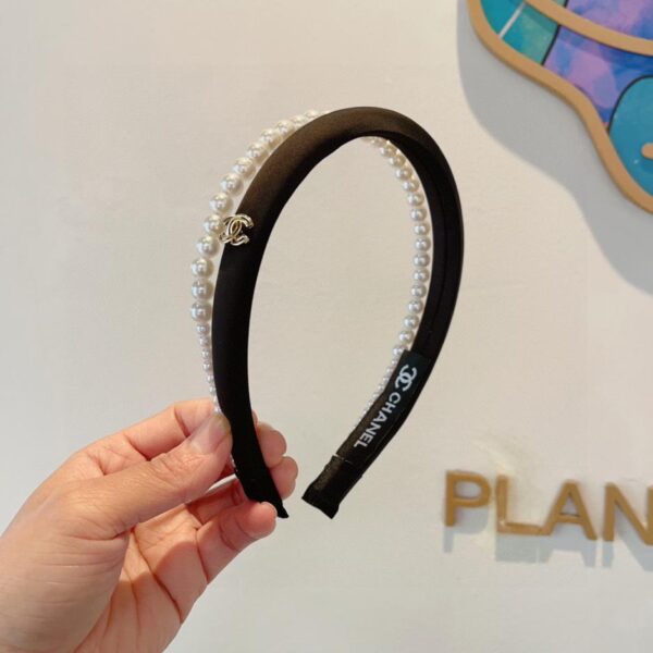 replica,repliche,fake,1:1,earrings,bracelet,ring,jewelry Viene fornito con la confezione dell’ultima fascia per capelli CHANEL