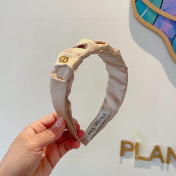 replica,repliche,fake,1:1,earrings,bracelet,ring,jewelry Viene fornito con la confezione Dior, nuova fascia per capelli di marca di fascia alta a tesa larga