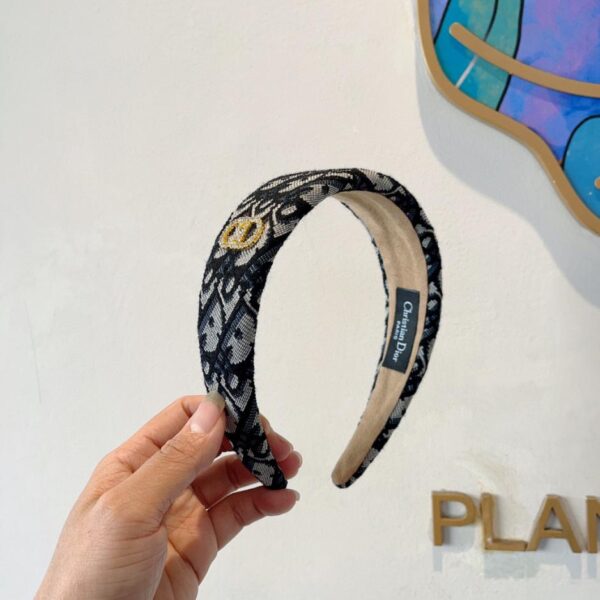 replica,repliche,fake,1:1,earrings,bracelet,ring,jewelry Viene fornito con la confezione Dior nuova classica fascia larga con lettera D