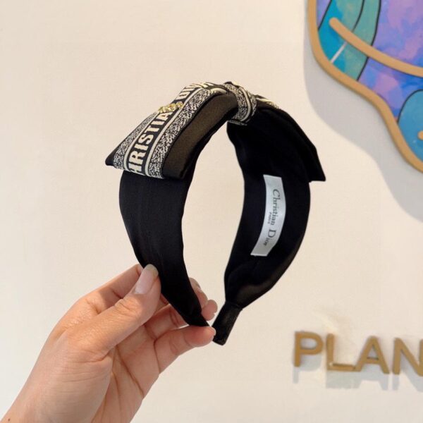 replica,repliche,fake,1:1,earrings,bracelet,ring,jewelry Viene fornito con la confezione della nuova fascia per fiocco Dior