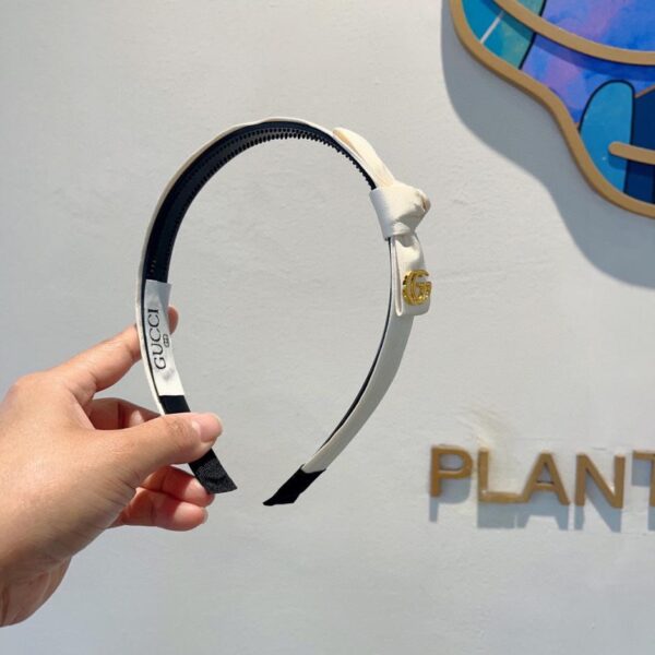replica,repliche,fake,1:1,earrings,bracelet,ring,jewelry Viene fornito con la confezione Gucci fascia angolata ufficiale nuova versione stretta classica