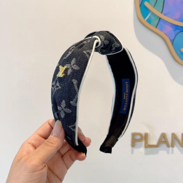 replica,repliche,fake,1:1,earrings,bracelet,ring,jewelry Viene fornito con la confezione della nuova fascia in denim Louis Vuitton