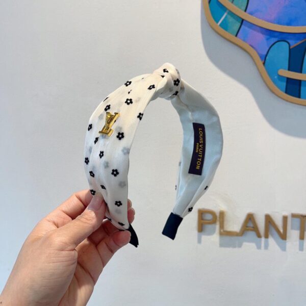 replica,repliche,fake,1:1,earrings,bracelet,ring,jewelry Viene fornito con la confezione, nuova fascia larga in tessuto di seta Louis Vuitton