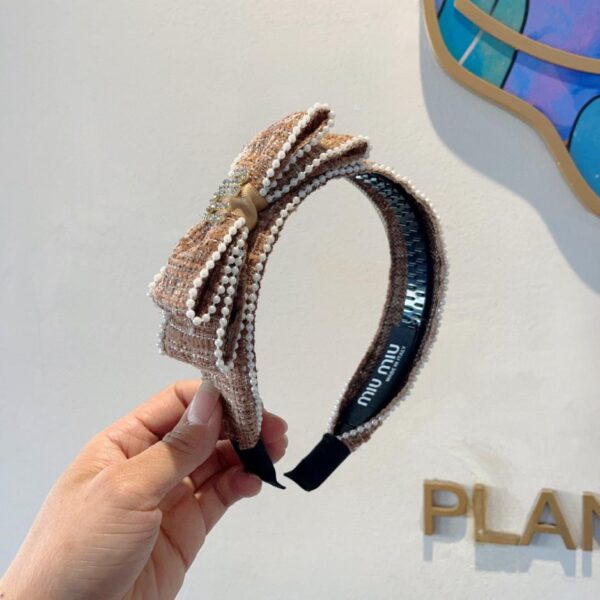 replica,repliche,fake,1:1,earrings,bracelet,ring,jewelry Viene fornito con confezione Miu Miu nuova fascia angolata fatta a mano