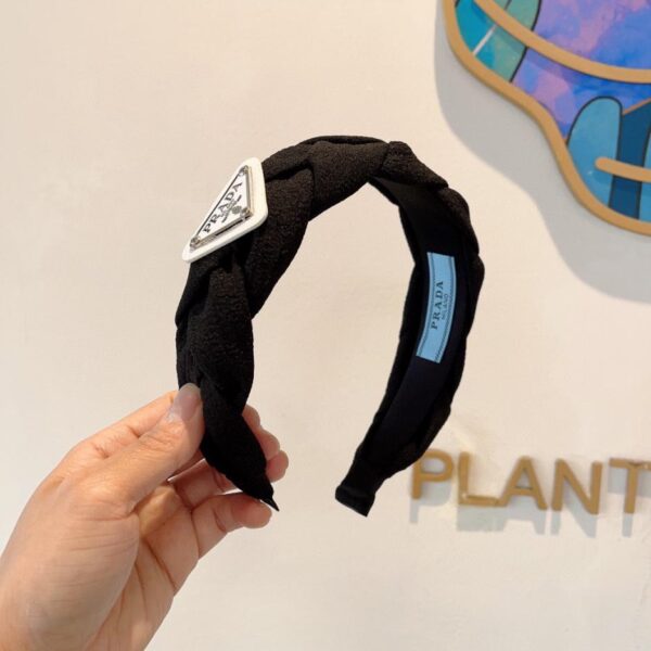 replica,repliche,fake,1:1,earrings,bracelet,ring,jewelry Viene fornito con la confezione PRADA nuova fascia per capelli alla moda a triangolo invertito