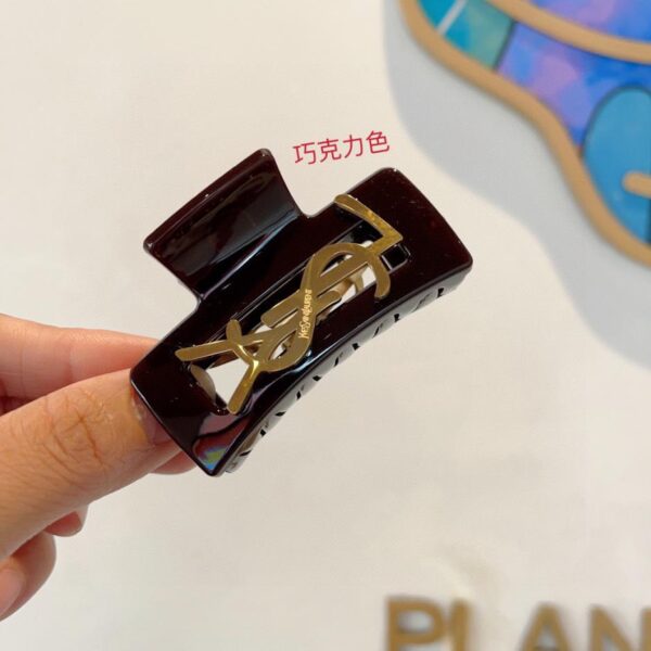 replica,repliche,fake,1:1,earrings,bracelet,ring,jewelry Viene fornito con la confezione della nuova pinza a becco d’anatra Yves Saint Laurent