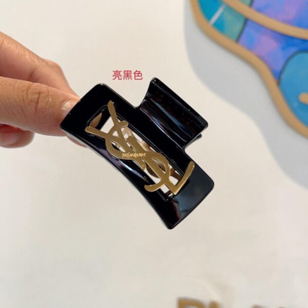 replica,repliche,fake,1:1,earrings,bracelet,ring,jewelry Viene fornito con la confezione della nuova pinza a becco d’anatra Yves Saint Laurent