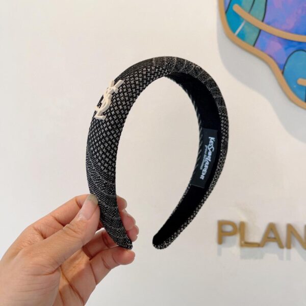 replica,repliche,fake,1:1,earrings,bracelet,ring,jewelry Viene fornito con la nuova fascia per capelli coreana in spugna Yves Saint Laurent confezionata