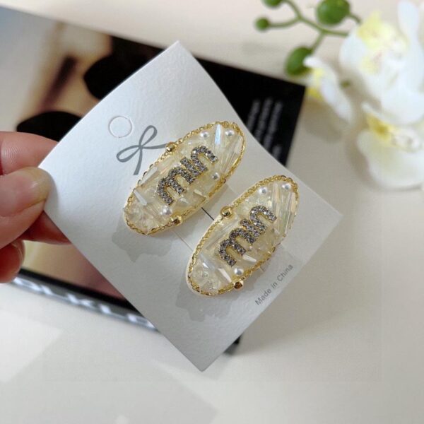 replica,repliche,fake,1:1,earrings,bracelet,ring,jewelry Viene fornito con confezione (paio) Miu Miu nuova clip francese bb, accessori per capelli con clip laterale con lettera classica e logo