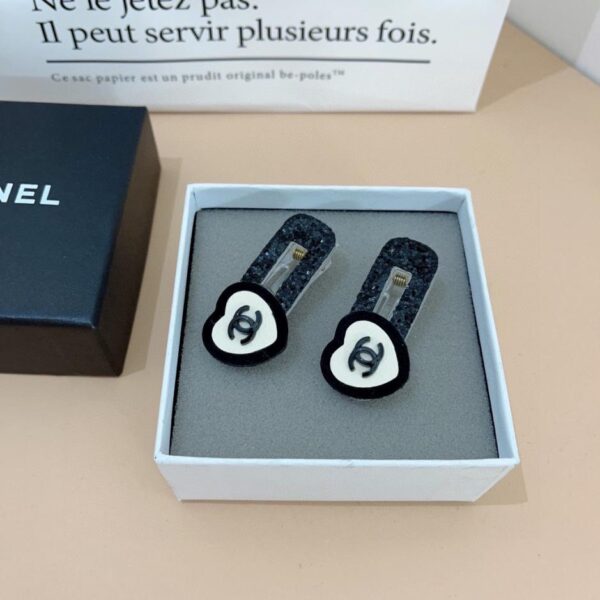 replica,repliche,fake,1:1,earrings,bracelet,ring,jewelry Viene fornito con confezione (paio) CHANEL nuova clip BB dolce amore a doppio strato, accessori per capelli con clip laterale con lettera classica e logo