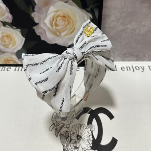 replica,repliche,fake,1:1,earrings,bracelet,ring,jewelry Viene fornito con l’ultima fascia per capelli Gucci da banco