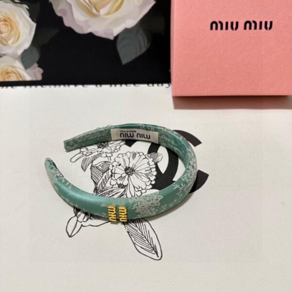 replica,repliche,fake,1:1,earrings,bracelet,ring,jewelry Viene fornito con confezione da banco Miu Miu, ultimo nuovo cerchietto in raso cinese