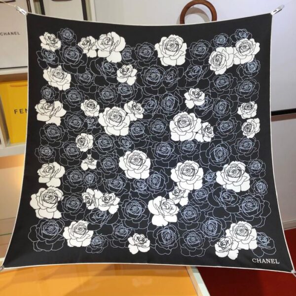 SCC2434 Sciarpa quadrata in seta originale Chanel da 90 cm