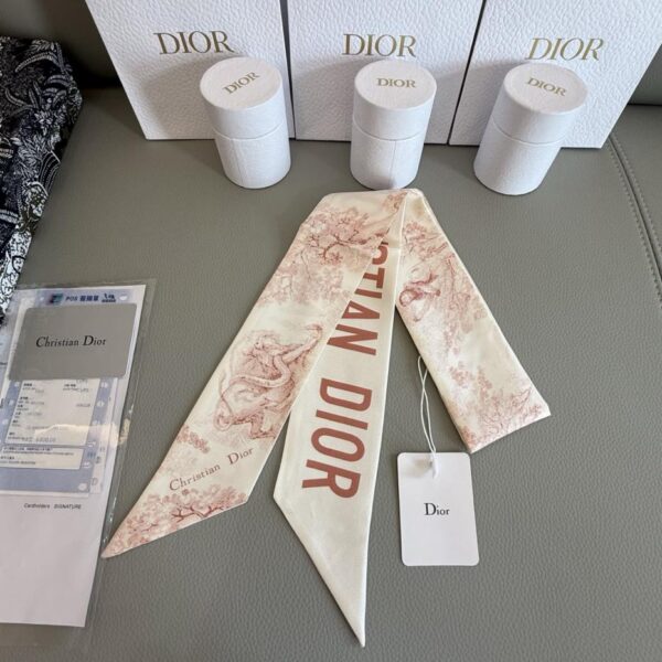 replica,repliche,fake,1:1,earrings,bracelet,ring,jewelry Sciarpa Dior serie animali stile classico