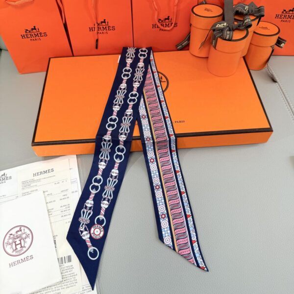 replica,repliche,fake,1:1,earrings,bracelet,ring,jewelry Sciarpa HERMES Twilly “Harnais en Rosace”.