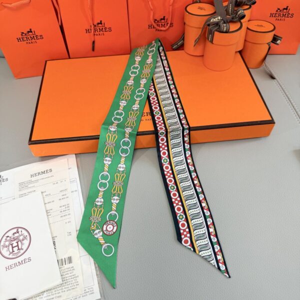 replica,repliche,fake,1:1,earrings,bracelet,ring,jewelry Sciarpa HERMES Twilly “Harnais en Rosace”.