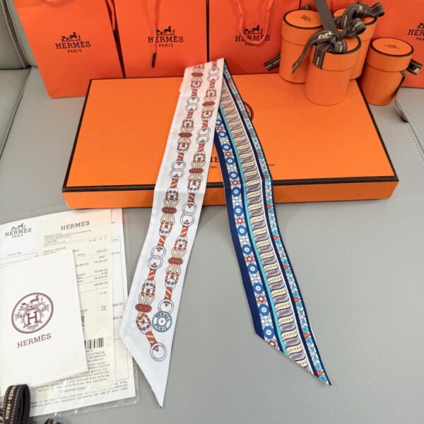 replica,repliche,fake,1:1,earrings,bracelet,ring,jewelry Sciarpa HERMES Twilly “Harnais en Rosace”.