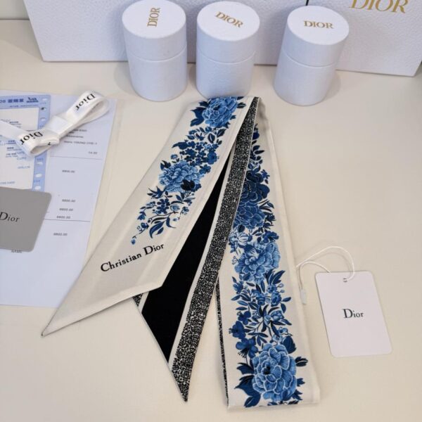 replica,repliche,fake,1:1,earrings,bracelet,ring,jewelry Fascio di capelli da giardino d’inverno DIOR