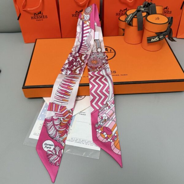 replica,repliche,fake,1:1,earrings,bracelet,ring,jewelry Sciarpa Twilly Hermes “From Umbrella to Showdown” (100% seta di gelso)