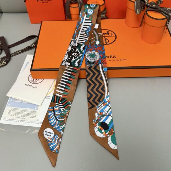 replica,repliche,fake,1:1,earrings,bracelet,ring,jewelry Sciarpa Twilly Hermes “From Umbrella to Showdown” (100% seta di gelso)