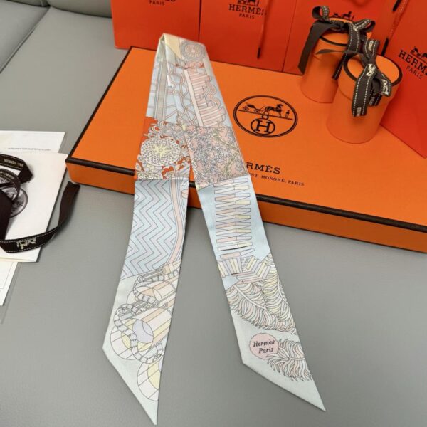 replica,repliche,fake,1:1,earrings,bracelet,ring,jewelry Sciarpa Twilly Hermes “From Umbrella to Showdown” (100% seta di gelso)