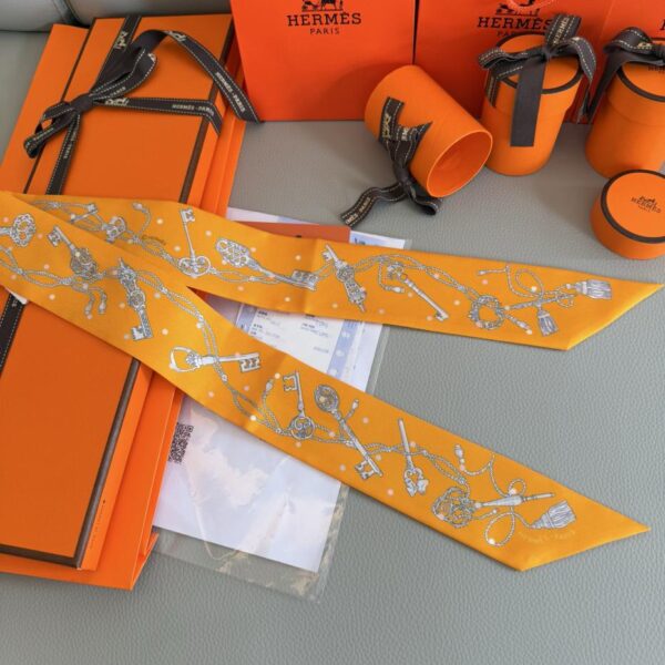 replica,repliche,fake,1:1,earrings,bracelet,ring,jewelry Sciarpa Twilly Hermes “polka dot key” (100% seta di gelso)