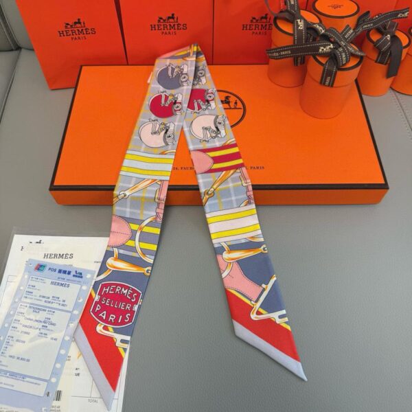 replica,repliche,fake,1:1,earrings,bracelet,ring,jewelry Sciarpa Twilly Hermes “Tatsa Harness” (100% seta di gelso)