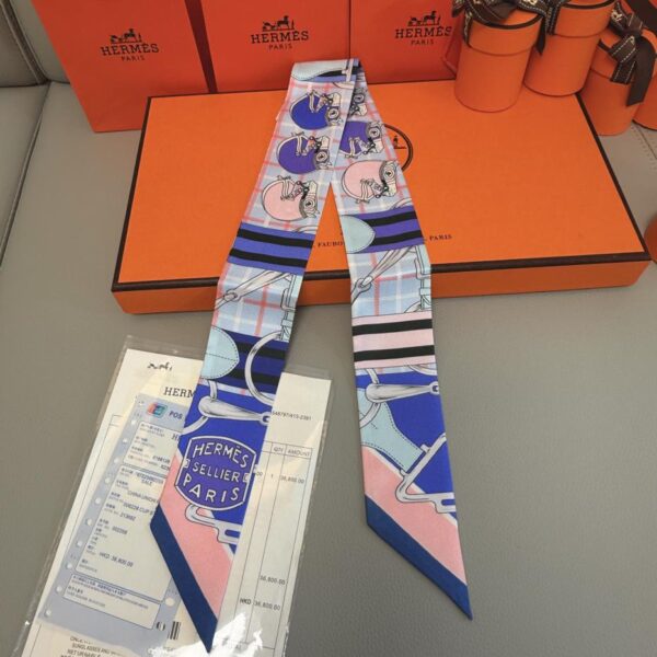 replica,repliche,fake,1:1,earrings,bracelet,ring,jewelry Sciarpa Twilly Hermes “Tatsa Harness” (100% seta di gelso)