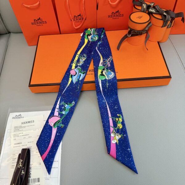 replica,repliche,fake,1:1,earrings,bracelet,ring,jewelry Sciarpa Twilly Hermes “Space Horse Racing” (100% seta di gelso)