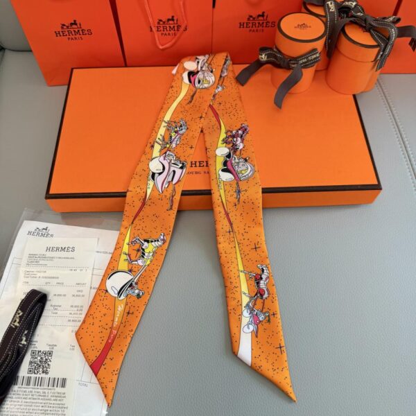 replica,repliche,fake,1:1,earrings,bracelet,ring,jewelry Sciarpa Twilly Hermes “Space Horse Racing” (100% seta di gelso)