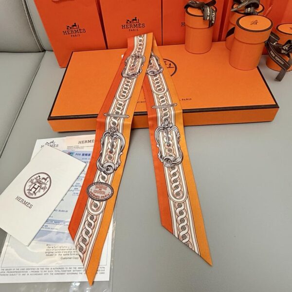 replica,repliche,fake,1:1,earrings,bracelet,ring,jewelry Sciarpa Twilly Hermes “Palace Harness” (100% seta di gelso)