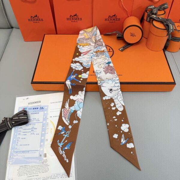 replica,repliche,fake,1:1,earrings,bracelet,ring,jewelry Sciarpa Twilly Hermes “My Everything in the Cloud” (100% seta di gelso)