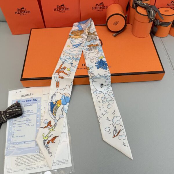 replica,repliche,fake,1:1,earrings,bracelet,ring,jewelry Sciarpa Twilly Hermes “My Everything in the Cloud” (100% seta di gelso)
