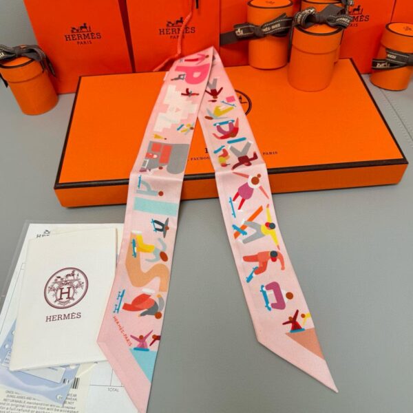 replica,repliche,fake,1:1,earrings,bracelet,ring,jewelry Sciarpa Twilly Hermes “Freedom” Nastro di seta Twilly (100% seta di gelso)