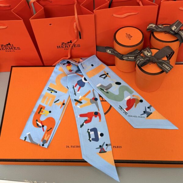 replica,repliche,fake,1:1,earrings,bracelet,ring,jewelry Sciarpa Twilly Hermes “Freedom” Nastro di seta Twilly (100% seta di gelso)