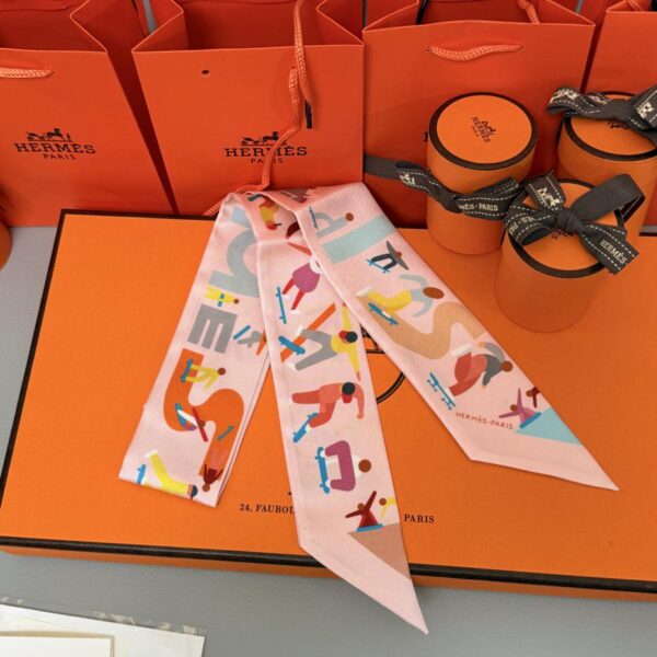 replica,repliche,fake,1:1,earrings,bracelet,ring,jewelry Sciarpa Twilly Hermes “Freedom” Nastro di seta Twilly (100% seta di gelso)