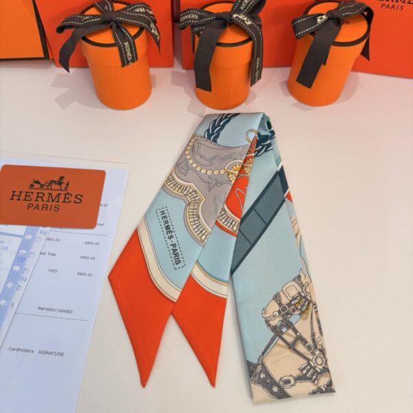 replica,repliche,fake,1:1,earrings,bracelet,ring,jewelry Sciarpa Twilly “Feast” di Hermes. Nastro di seta twilly (100% seta di gelso)